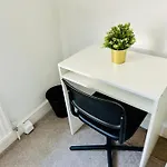 Cozy Double And Triple Rooms In Greenwich London